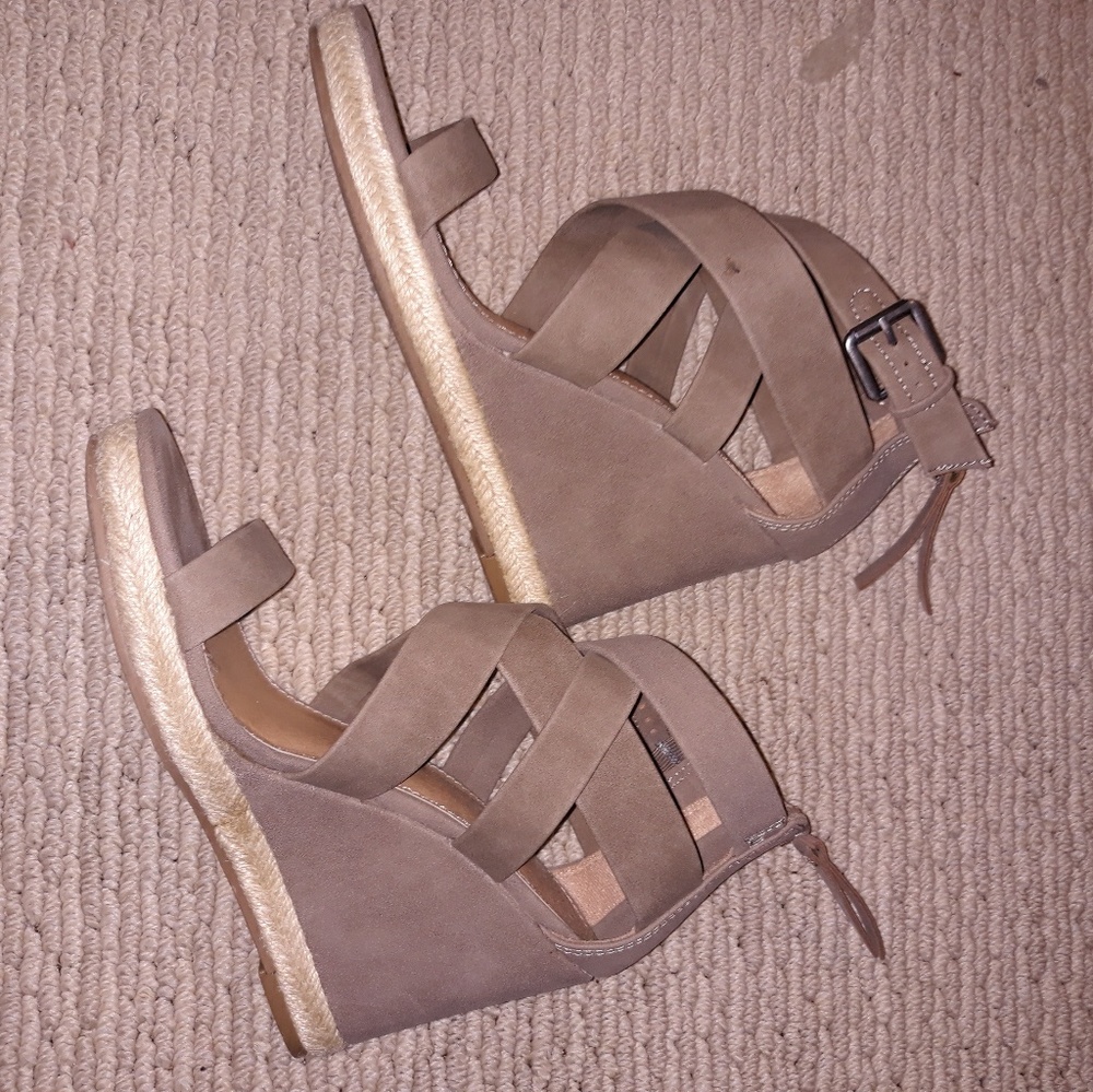 WEDGE comfy sandals